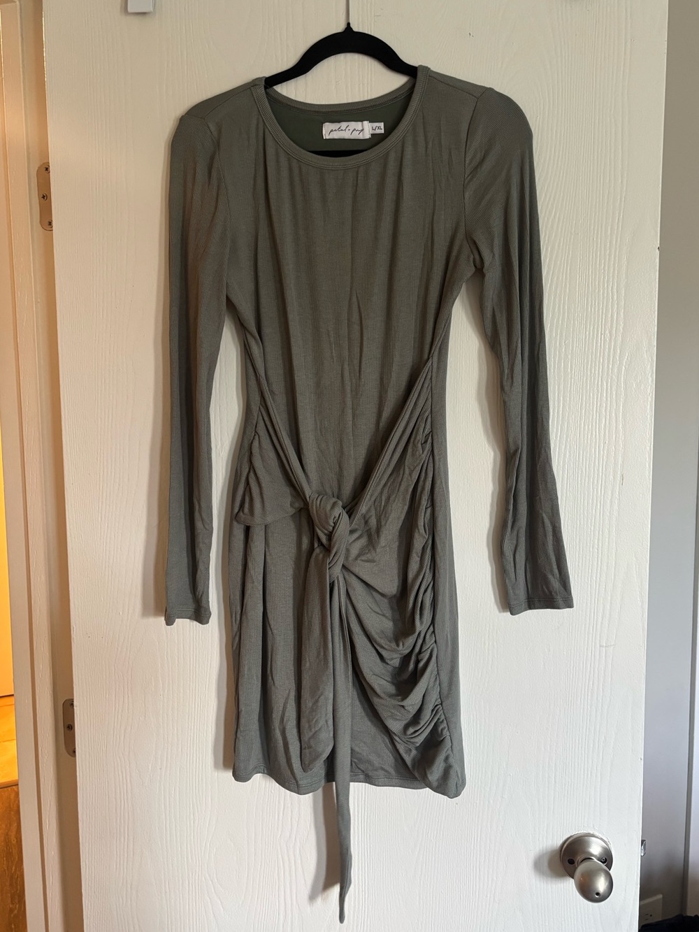 Petal & Pup green tie waist dress size L/XL